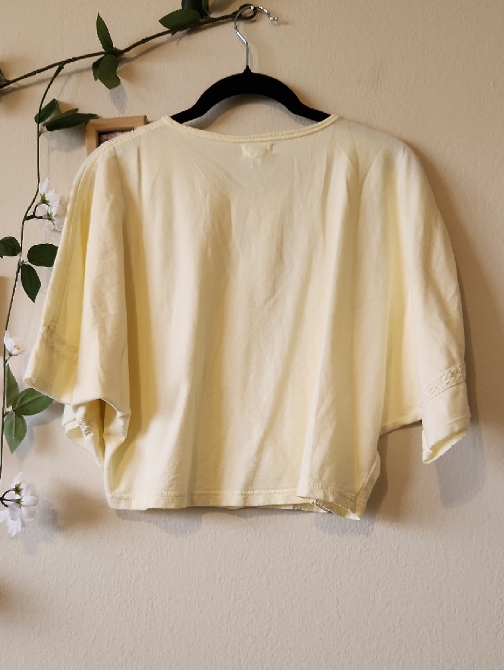 aerie - Like New Soft Yellow Crochet Short Sleeve Cardigan - S - Picture 4 of 4